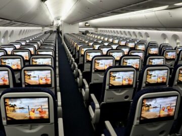 Ana Boeing 787 10 Domestic Version Economy Class Kabine Bildschirme Copyright