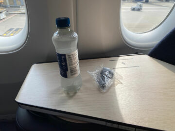 Finnair Neue Business Class Airbus A350 900 Getraenk Kopfhoerer