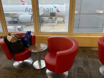 Review American Airlines International First Class Lounge London Blick Aus Dem Fenster