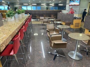 Review American Airlines International First Class Lounge London Blick In Die Lounge