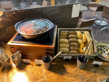 Review American Airlines International First Class Lounge London Fruehstueck2