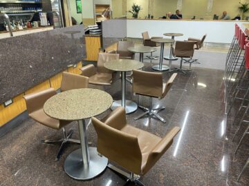 Review American Airlines International First Class Lounge London Sitzmoeglichkeiten2