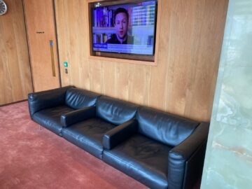 Review Cathay Pacific First Class Lounge London Sofa