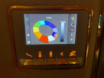 Review Emirates Game Changer First Class Boeing 777 300 Lichtfarben