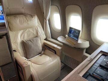 Review Emirates Game Changer First Class Boeing 777 300 Sitz 2a