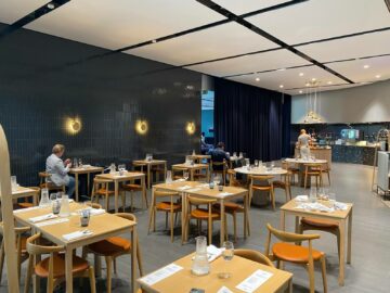 Review Finnair Platinum Wing Helsinki Blick In Das Restaurant