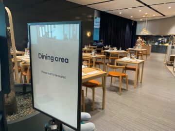 Review Finnair Platinum Wing Helsinki Dining Area