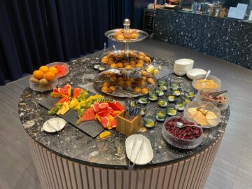 Review Finnair Platinum Wing Helsinki Kaltes Buffett Desserts