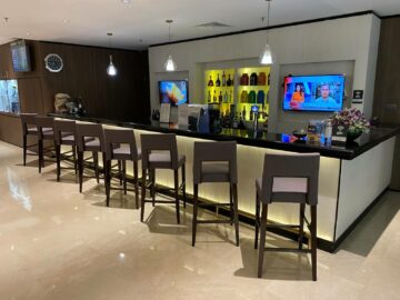 Singapore Airlines First Class Lounge Terminal 2 Bar2