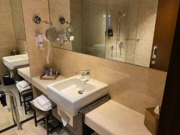 Singapore Airlines First Class Lounge Terminal 2 Duschkabine