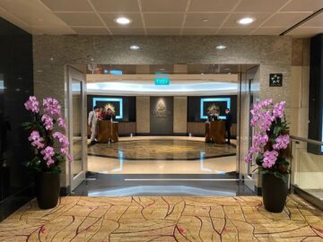 Singapore Airlines First Class Lounge Terminal 2 Eingang3