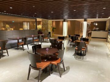 Singapore Airlines First Class Lounge Terminal 2 Essbereich2