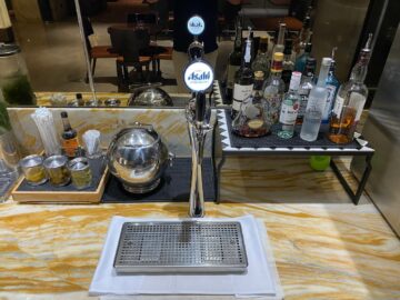 Singapore Airlines First Class Lounge Terminal 2 Hochprozentiger Alkohol