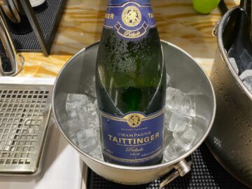 Singapore Airlines First Class Lounge Terminal 2 Taittinger