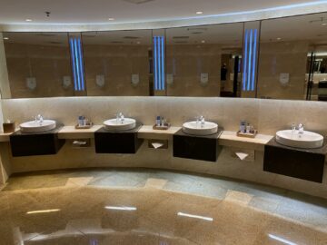 Singapore Airlines First Class Lounge Terminal 2 Waschraeume