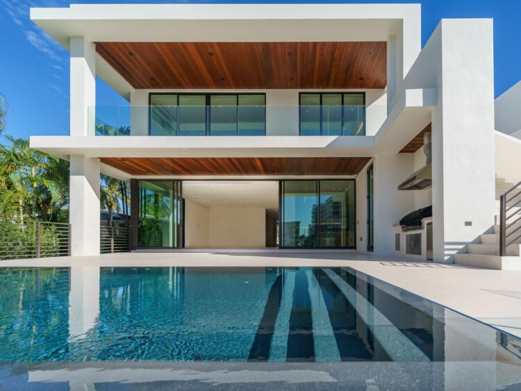Villa Pool Unsplash