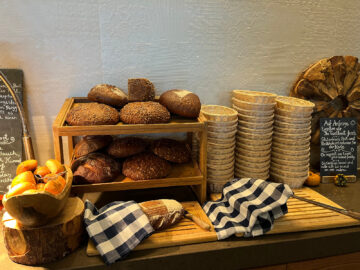 Kempinski Berchtesgaden Fruehstueck Brot 1
