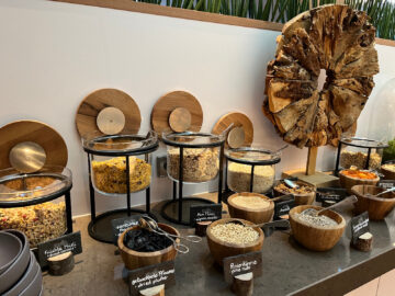 Kempinski Berchtesgaden Fruehstueck Muesli 1