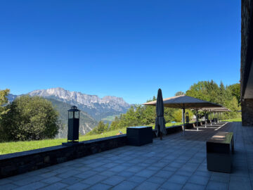 Kempinski Berchtesgaden Fruehstueck Terrasse