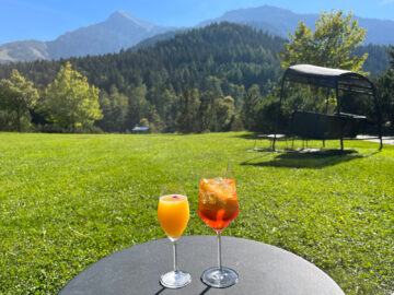 Kempinski Berchtesgaden Lobby Lounge Kaminbar Drinks