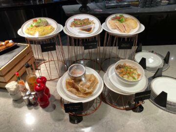 Singapore Airlines First Class Terminal 3 Auswahl Fruehstueck