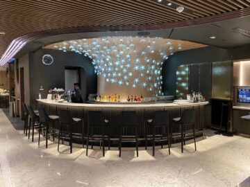 Singapore Airlines First Class Terminal 3 Bar