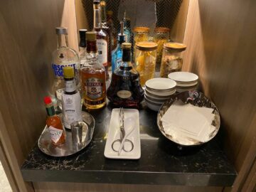 Singapore Airlines First Class Terminal 3 Hochprozentiger Alkohol