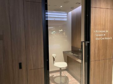 Singapore Airlines First Class Terminal 3 Ruheraum