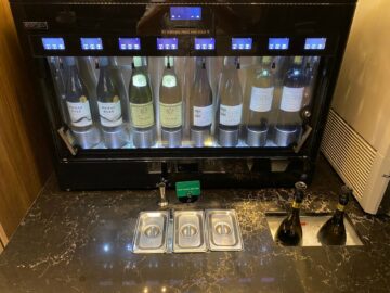Singapore Airlines First Class Terminal 3 Weinauswahl