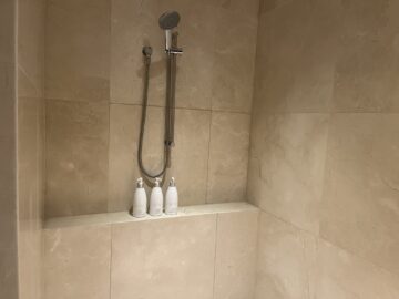 Park Hyatt Sydney Zimmer Dusche 1