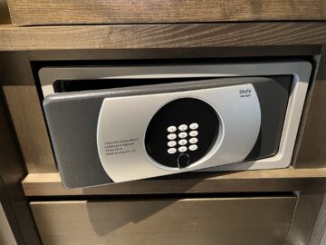 Park Hyatt Sydney Zimmer Safe