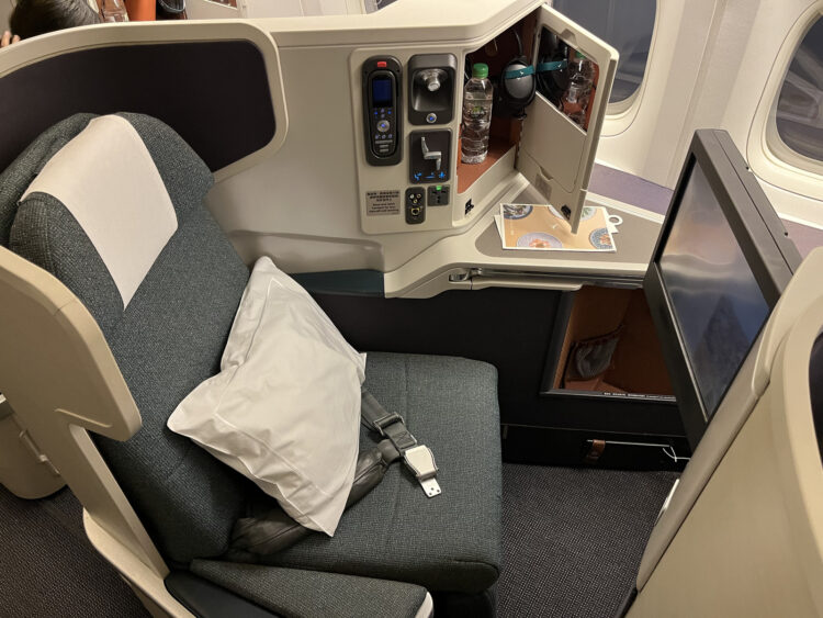 Cathay Pacific Business Class Boeing 777 300er Sitz