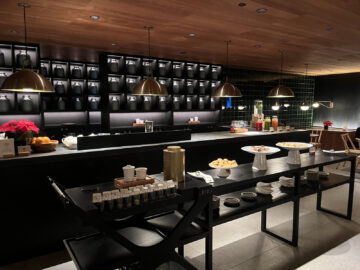 Cathay Pacific The Pier Business Class Lounge Hong Kong Tearoom 4