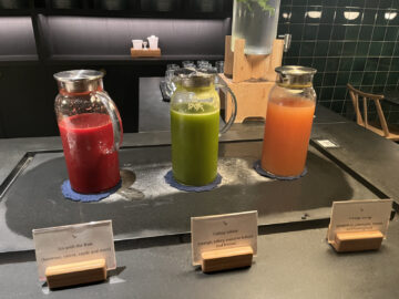 Cathay Pacific The Pier Business Class Lounge Hong Kong Tearoom 6