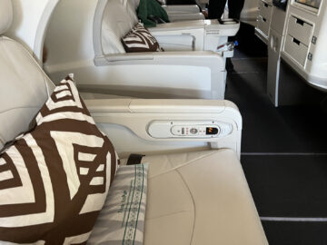 Fiji Airways Business Class Airbus A330 200 Kissen