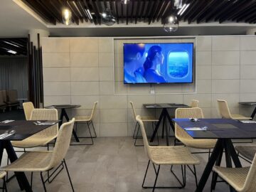 Fiji Airways Premier Lounge Nadi Restaurant Tische 1