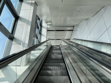 Hong Kong Airport Sky Bridge Rolltreppe 2