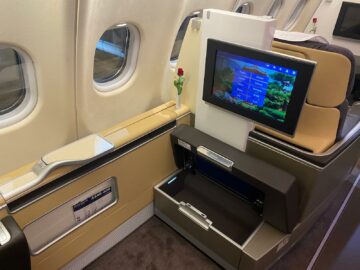 Lufthansa First Class Airbus A340 600 Monitor
