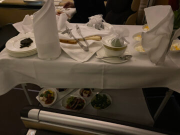 Lufthansa First Class Airbus A340 600 Trolley Vorspeisen