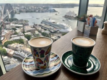 Shangri La Sydney Altitude Fruehstueck Kaffee Ausblick