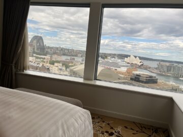 Shangri La Sydney Zimmer Bett Blick