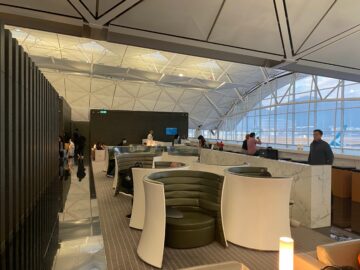 Cathay Pacific The Wing Business Class Lounge Hongkong Blick In Die Lounge
