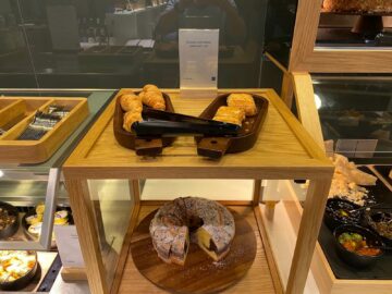 Lufthansa First Class Lounge A13 Frankfurt Kuchen