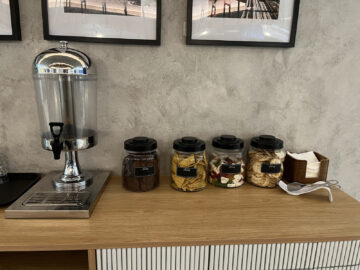 Skyteam Lounge Sydney Wasser Snacks 2