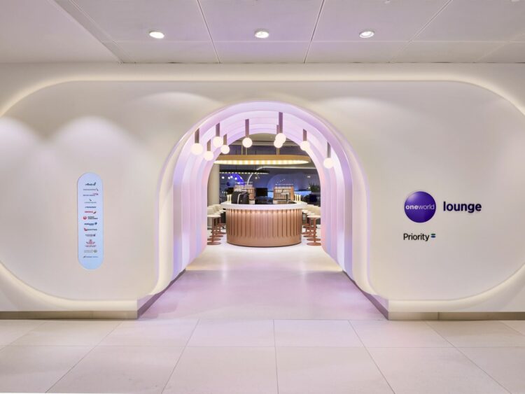 Oneworld Lounge Amsterdam Eingang Copyright