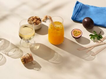 Discover Airlines Bay Cocktail Copyright