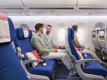 Edelweiss Airbus A350 900 Economy Class Personen Copyright