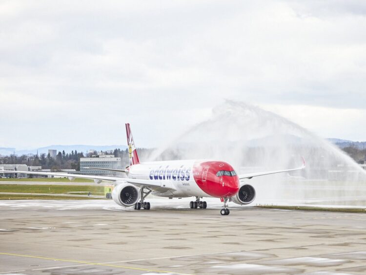 Edelweiss Flugzeug Airbus A350 900 Auslieferung Zuerich Copyright