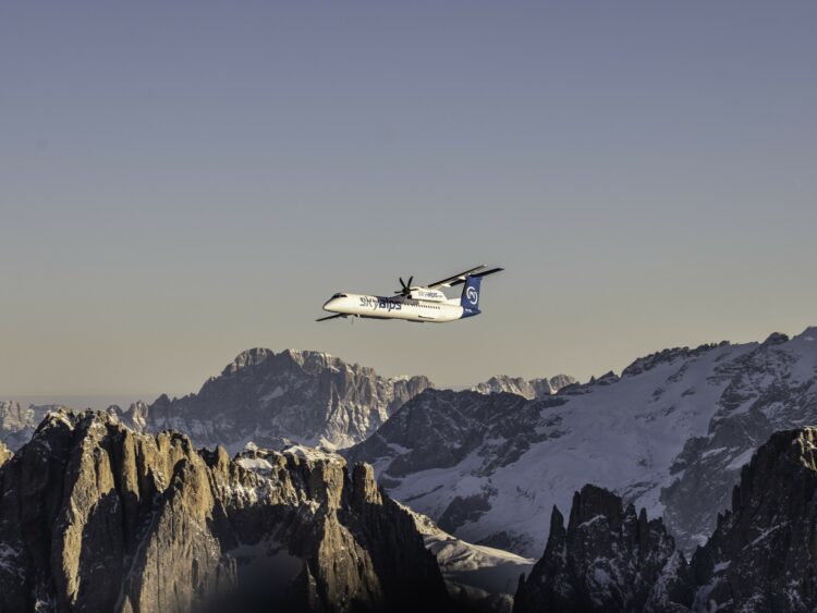Skyalps Flugzeug Alpen Bombardier Copyright