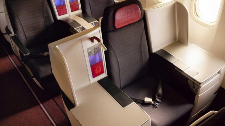 Austrian Airlines Boeing 777 200 Business Class Thompson Vantage Fenster Thronsitz Copyright